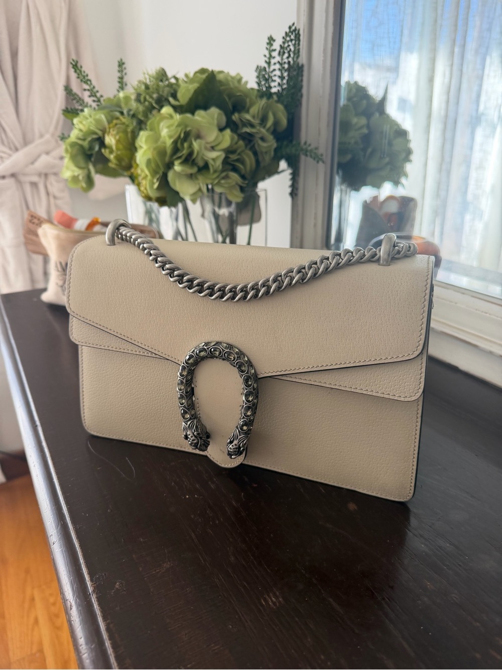 Gucci Cream Leather Shoulder Bag with Silver Chain